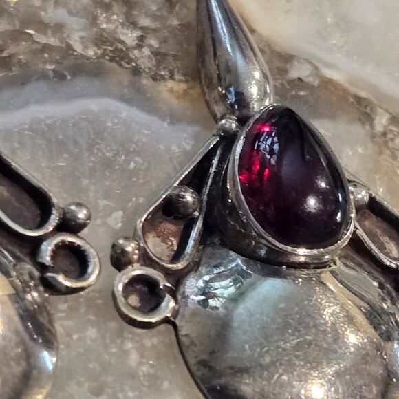 Vintage Sterling Silver Garnet Drop Dangle Earrings - Picture 9 of 12